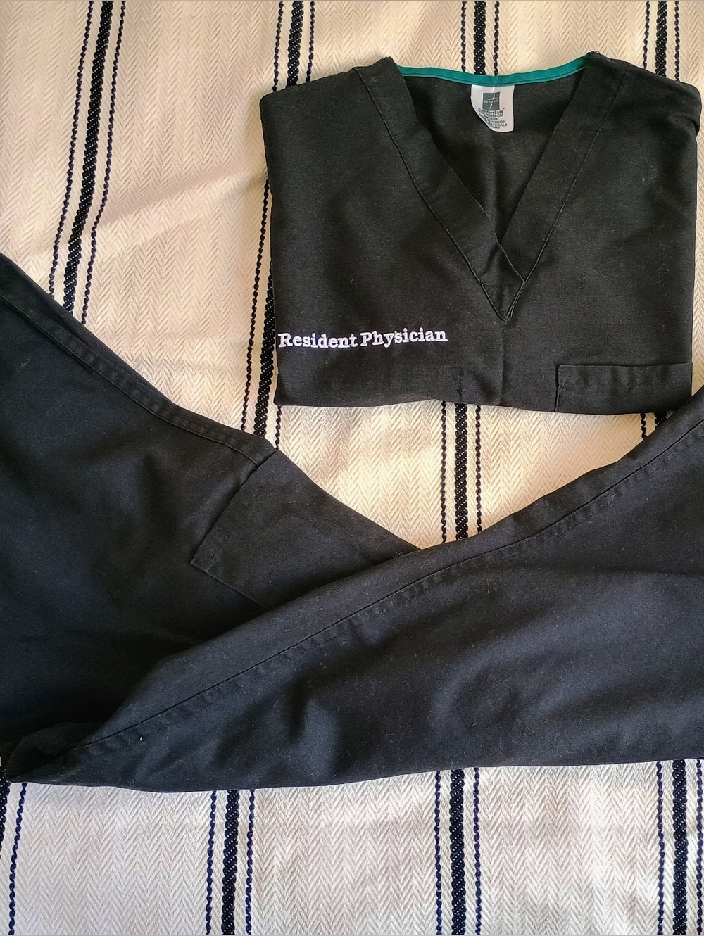 Medline Black Scrub Set Medium - Resident Physician Embroidery - Straight Leg